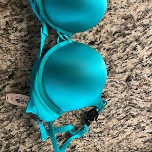 New with tags bombshell 34b bra. Paid $49.50.
